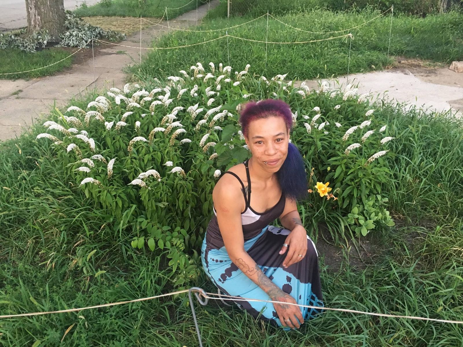 Jessy in the flowers